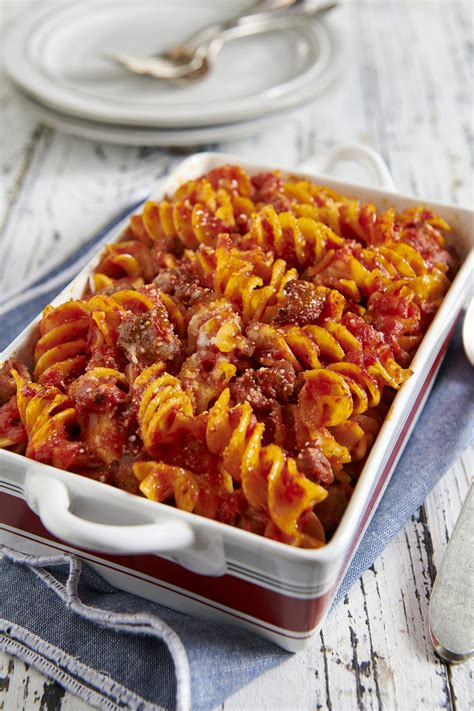 Fusilli Con Salsa Di Pomodoro Mozzarella E Salsiccia Ricetta Mutti