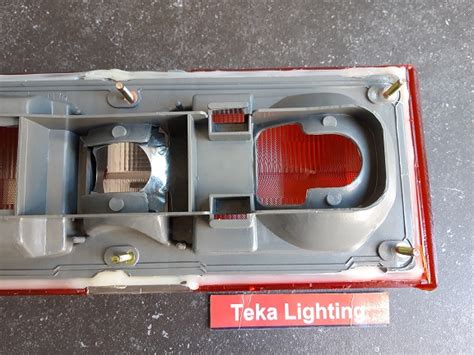 Mazda 323 BD Achterlicht FJC FM1229 R TeKa Classic Car Lighting