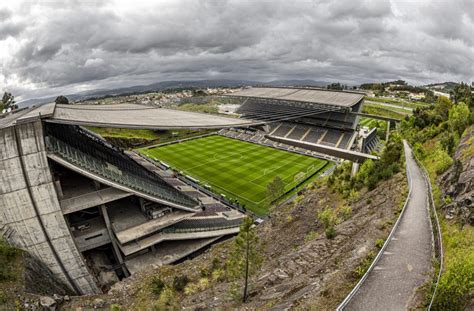 Los 6 estadios más raros y flipantes del mundo Panenka