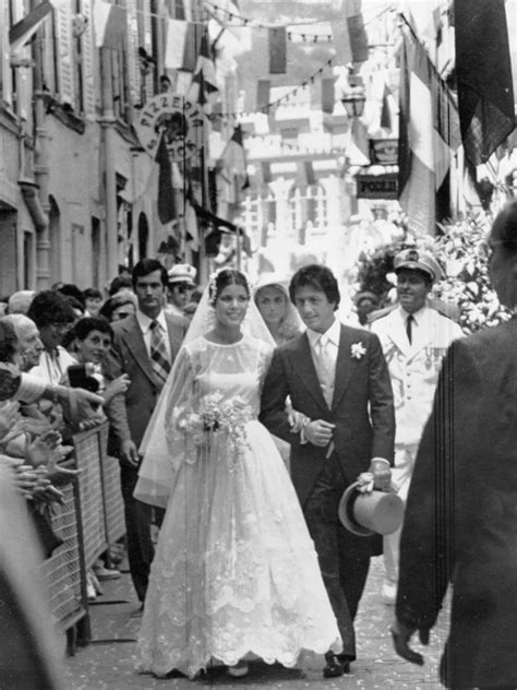 A 45 Años De La Boda De Carolina De Mónaco El Vestido De Dior Que Marcó Una época Infobae