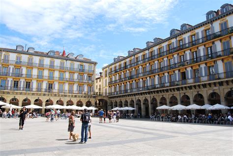 Familia Gelabert Baena Y Por Fin La Bella Easo San Sebastian O