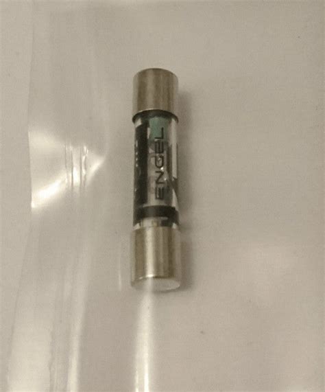 Engel Fridge Fuse 12 Volt Suit Engel Cigarette Plug - Everything Caravans