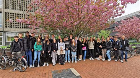 Mhh L Dt Sch Ler Des Gymnasiums Uetze Zum Tag Der Immunologie Ein