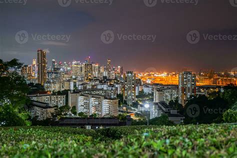 Night view of Singapore city Pictures from the cable car. 26688304 ...