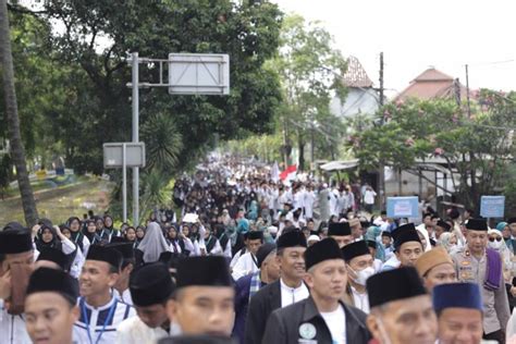 Kirab Santri Meriahkan Hari Santri