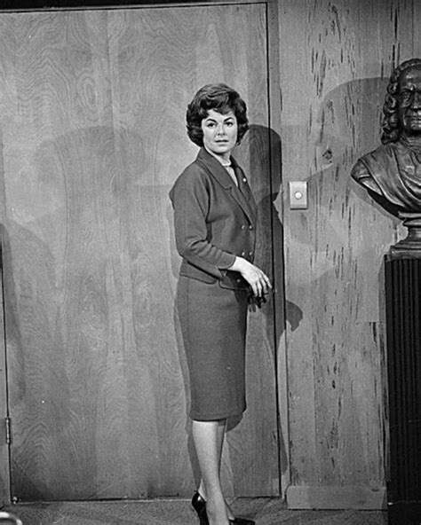 Barbara Hale measurements, bio, height,weight, shoe and bra size