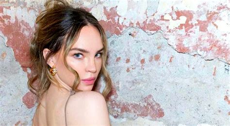 Belinda lució atrevido bikini en sesión de fotos en Instagram