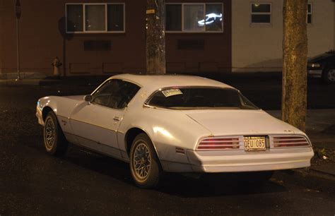 OLD PARKED CARS.: 1977 Pontiac Skybird Esprit.