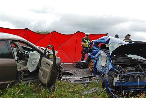 Koszmarny wypadek na Pomorzu Dwie osoby nie żyją wśród rannych dzieci