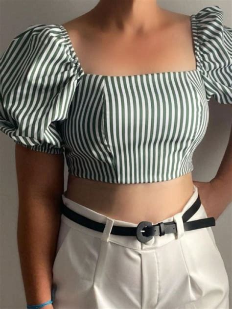 Cropped Tecido Listrado Bojo E Mangas Bufantes Costas Nua SHEIN