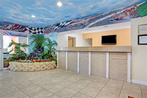 Super 8 by Wyndham Daytona Beach | Daytona Beach, FL Hotels