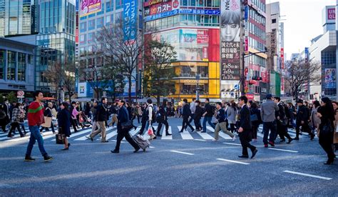 Crowded Street Pictures | Download Free Images on Unsplash