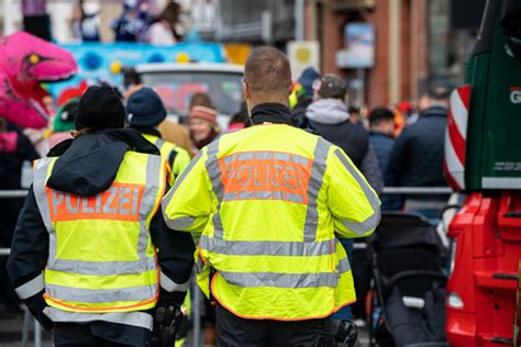 Wiesbadenaktuell Polizei Zieht Erste Bilanz Nach Fastnachtsumzug In