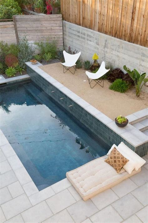 35 Lovely Small Swimming Pools Design Ideas For Your Backyard