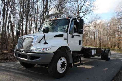 Freightliner 2000 Medium Trucks