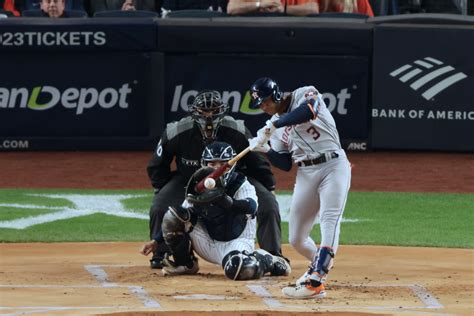 Watch Jeremy Peña Crushes Three Run Home Run to Tie Houston Astros New