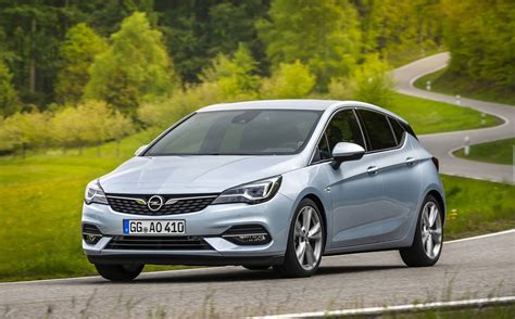 Prices And Specifications For Opel Astra Elegance 2021 In UAE