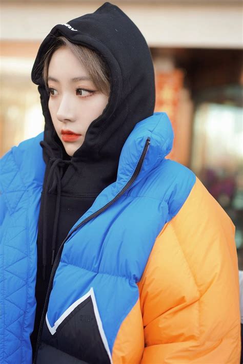 Pin by ButterCup on YuYan 喻言 Tracksuit jacket Puffy jacket Girls