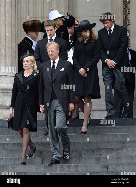 Sarah Y Mark Thatcher Front Michael Y Amanda Thatcher Middle Carol