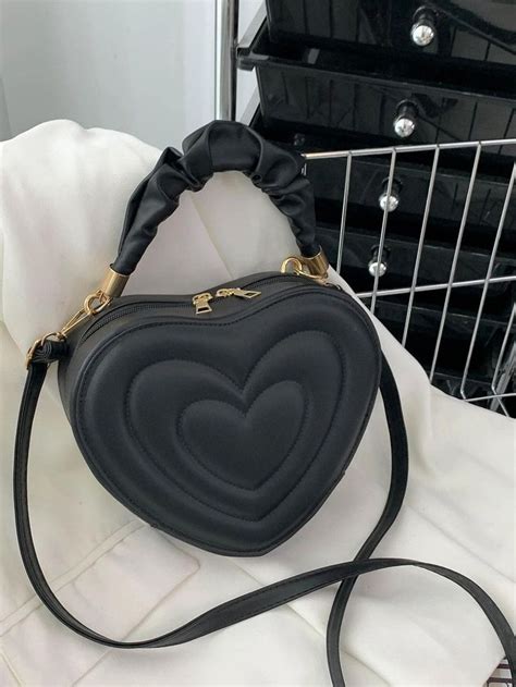 Heart Embossed Ruched Detail Novelty Bag em 2023 Bolsas engraçadas