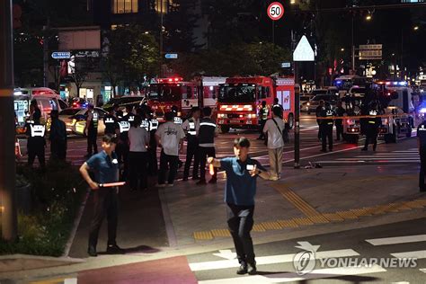 2보 서울 시청역 교차로서 대형 교통사고6명 사망·8명 부상