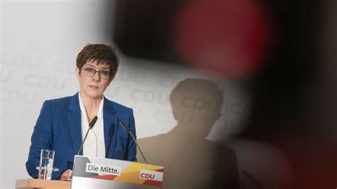 Krise In Der Cdu Annegret Kramp Karrenbauer Gibt Auf Was Cdu