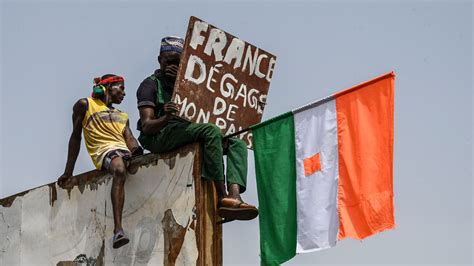 Niger L Ambassadeur De France A Quitt Niamey