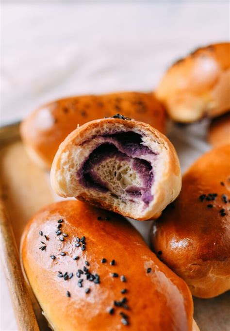 Ube Bun Recipe Fluffy Milk Bread W Sweet Purple Yam The Woks Of Life