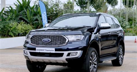 Những mẫu ô tô thuộc phân khúc SUV cỡ D giá trên dưới 1 tỷ đồng