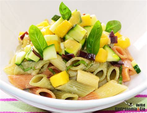 Ensalada De Pasta Con Calabac N Mango Y Vinagreta De Mostaza