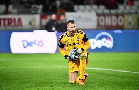 Calciomercato Livieri Sar Il Nuovo Portiere Titolare News Catania