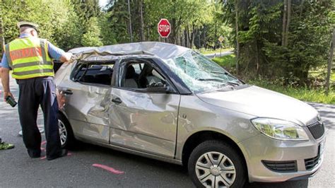 Motorradfahrer Stirbt Nach Zusammensto