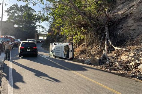 Volcadura Deja Dos Personas Heridas En Boca De Tomatl N