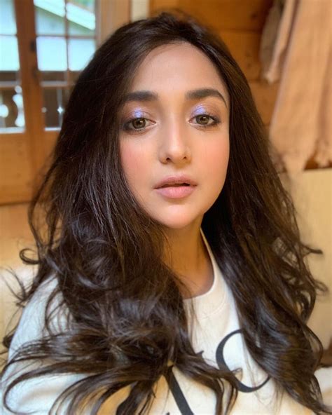 728k Likes 357 Comments Monali Thakur Monalithakur03 On