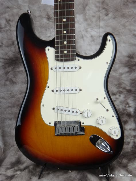 FENDER Stratocaster