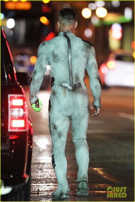 Josh Brolin Films Deadpool 2 In His Skin Tight Cable Costume Photo 3968032 Josh Brolin