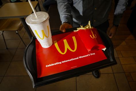 Mcdonalds Workers Charge Grotesque Sexual Harassment In New 500