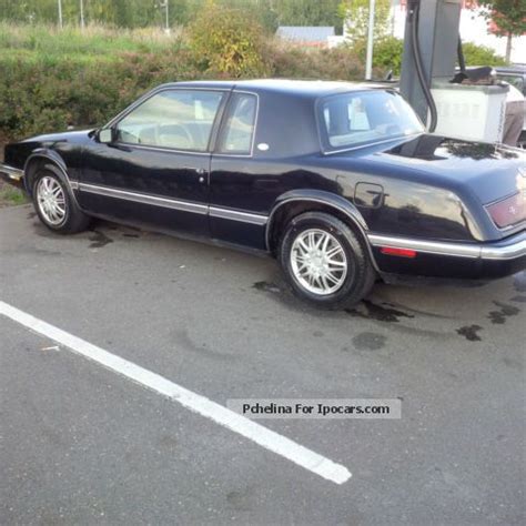 1990 Buick Riviera - Car Photo and Specs