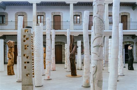 El Bosque De Las Columnas Paloma Torres Museo Kaluz