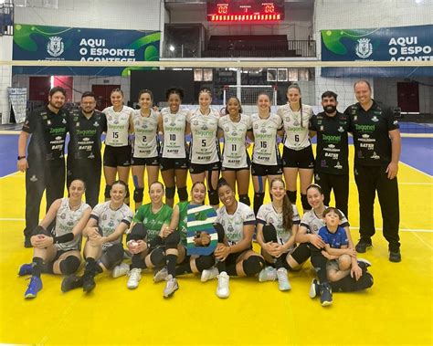 Vedacit Vôlei Guarulhos vira e derrota Suzano em clássico emocionante CBV