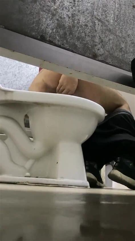 HOT STR8 DAD WIPPING ThisVid