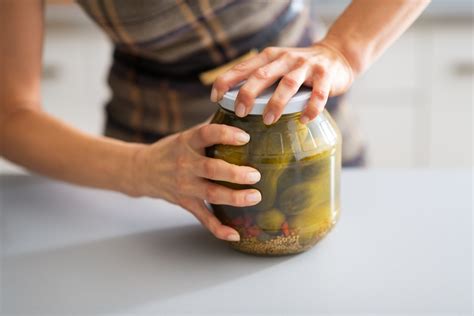 Why does my hand hurt when opening a jar or pill bottle? - Ohio Hand Center
