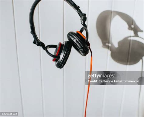 Hearing Test Headphones Photos and Premium High Res Pictures - Getty Images