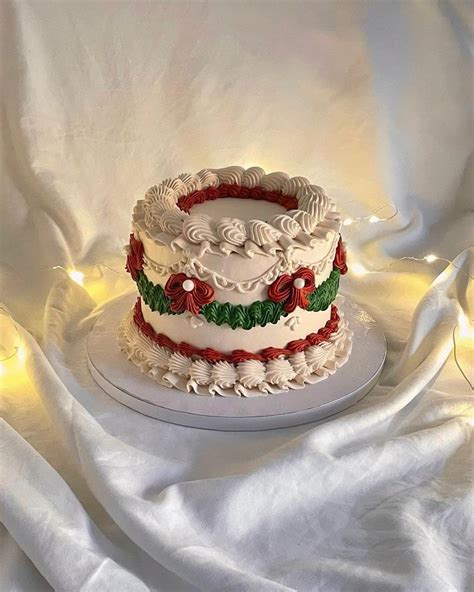 Pin By Eisha Lita On Cake Ideas Christmas Themed Cake Christmas Cake