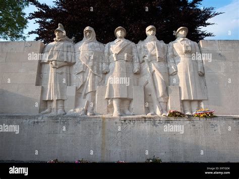 Verdun Monument to the Fallen, memorial commemorating Battle of Verdun ...