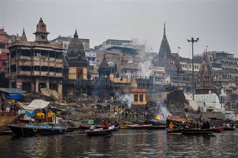 Varanasi Cremation Ghat, India Editorial Stock Photo - Image of carry ...