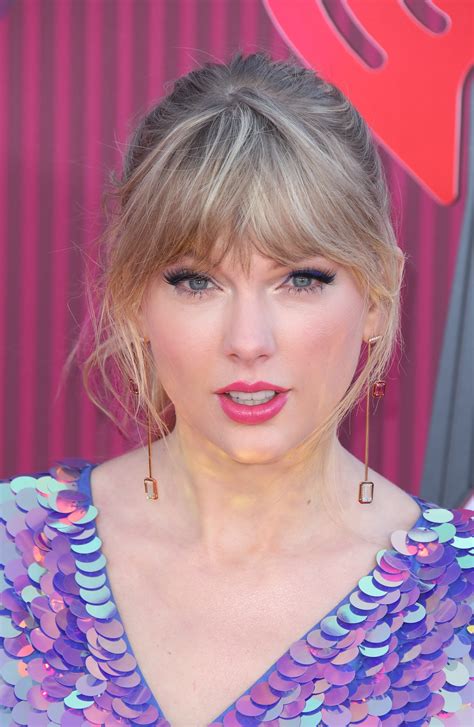 Taylor Swift Red Carpet Hair