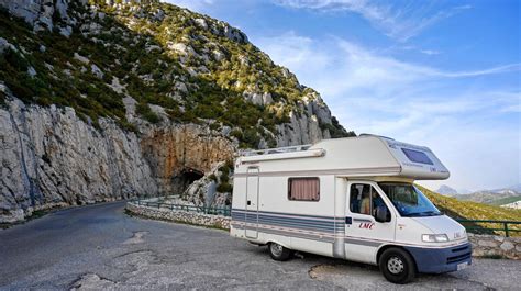 Vacanza In Camper 5 Itinerari E Mete Italiane Per Una Vacanza On The Road