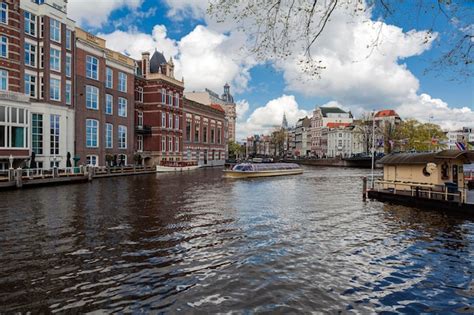 Canal E Casas De Amsterd Amsterd A Capital E A Cidade Mais Populosa