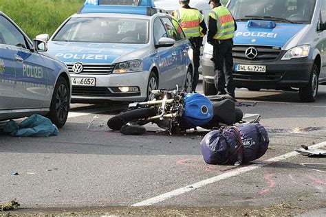 Hüfingen Motorradfahrer stirbt bei Unfall auf B 27 Donaueschingen